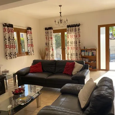 Episkopi Villa, Luxury 4 Bedroom With Pool - * Limassol