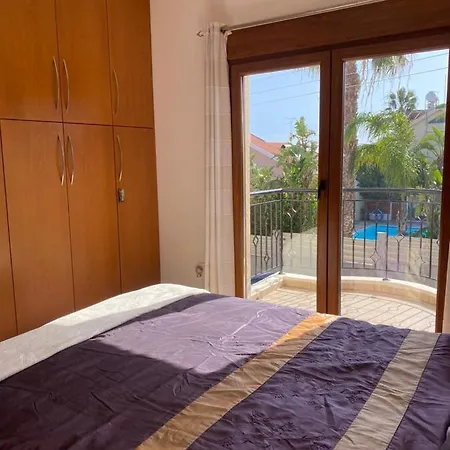 Villa Episkopi Villa, Luxury 4 Bedroom With Pool -