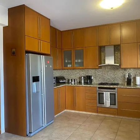 Episkopi Villa, Luxury 4 Bedroom With Pool - Limassol