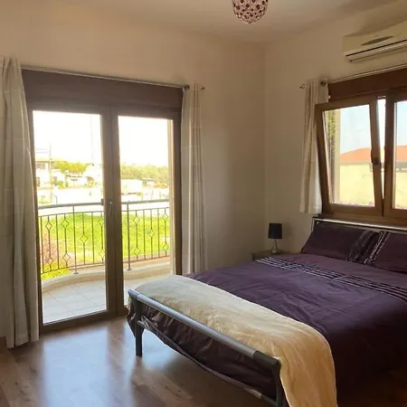 Episkopi Villa, Luxury 4 Bedroom With Pool -