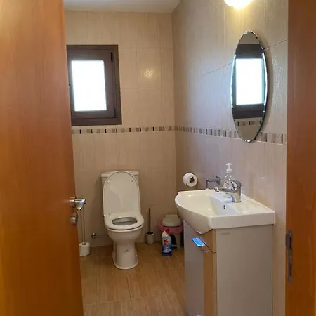 Episkopi Villa, Luxury 4 Bedroom With Pool - Vila
