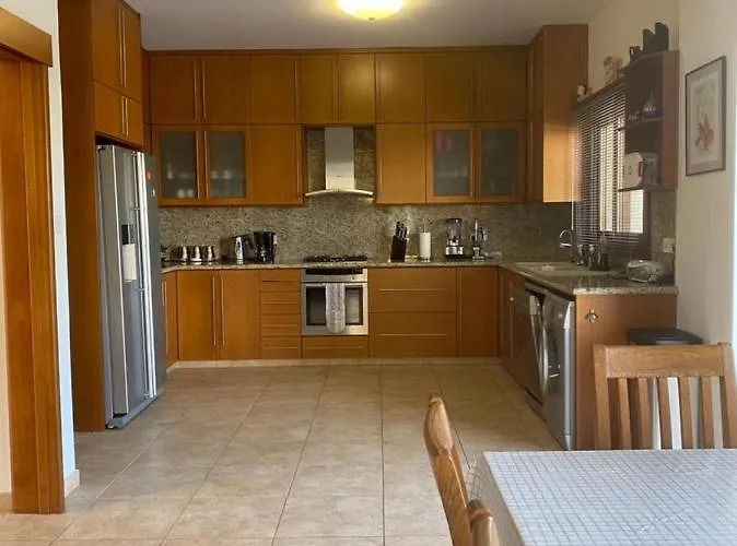 Vila Episkopi Villa, Luxury 4 Bedroom With Pool -
